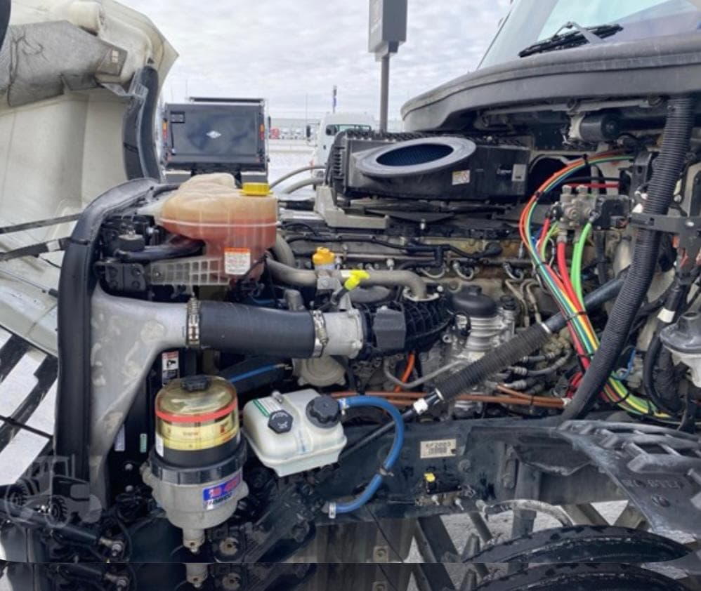 Freightliner Cascadia 126 thumbnail 10