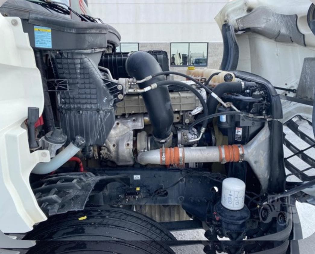 Freightliner Cascadia 126 thumbnail 8