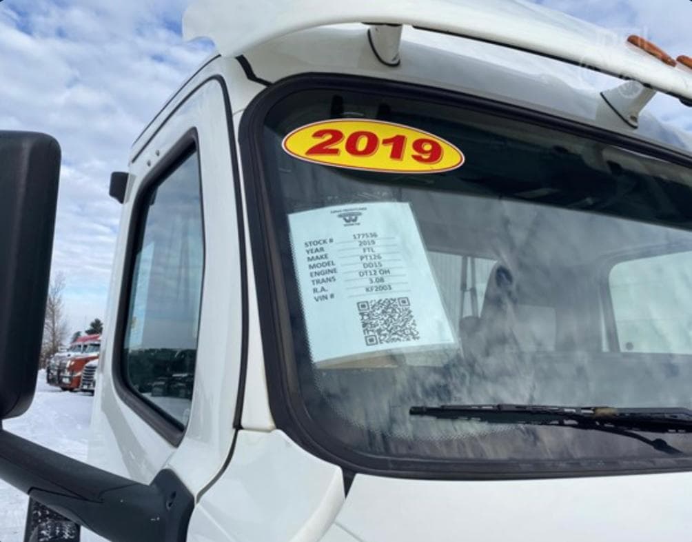 Freightliner Cascadia 126 thumbnail 9