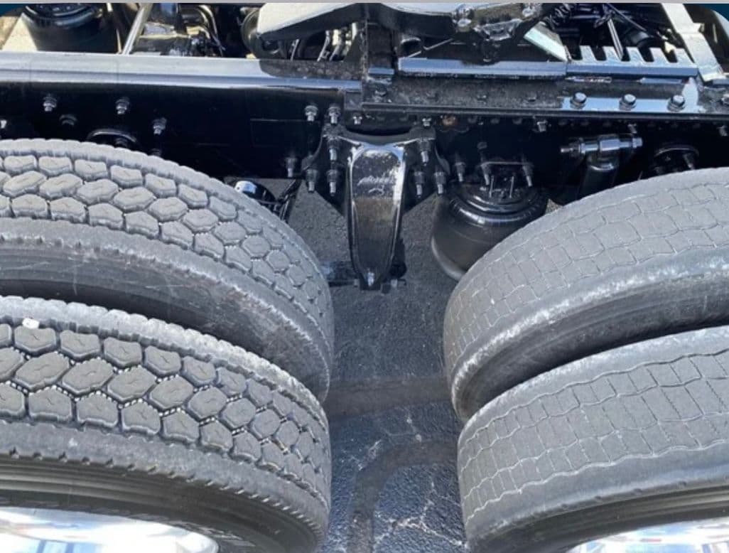 Freightliner Cascadia 126 thumbnail 11