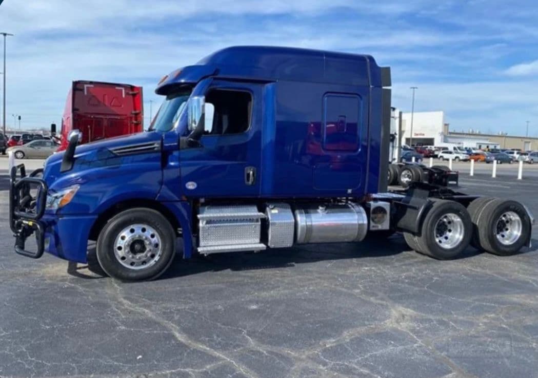 Freightliner Cascadia 126 thumbnail 8