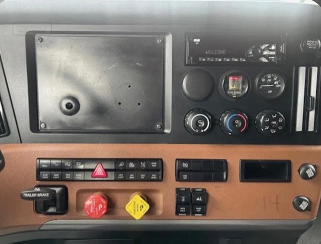 Freightliner Cascadia 126 thumbnail 14