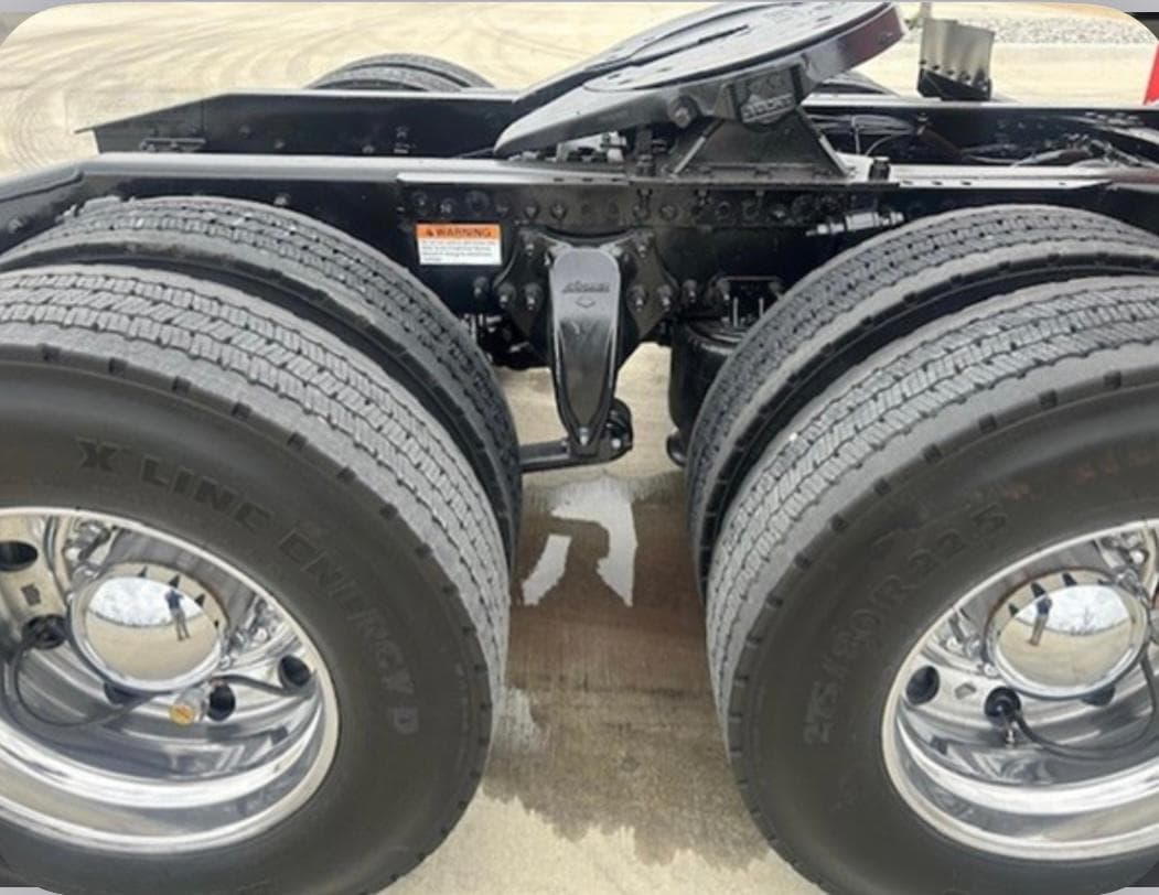 Freightliner Cascadia 126 thumbnail 16