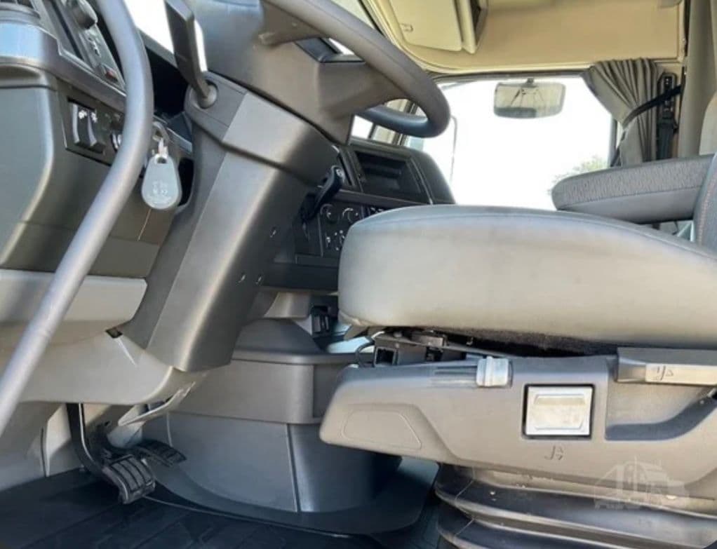 Volvo VNL64T760 thumbnail 7