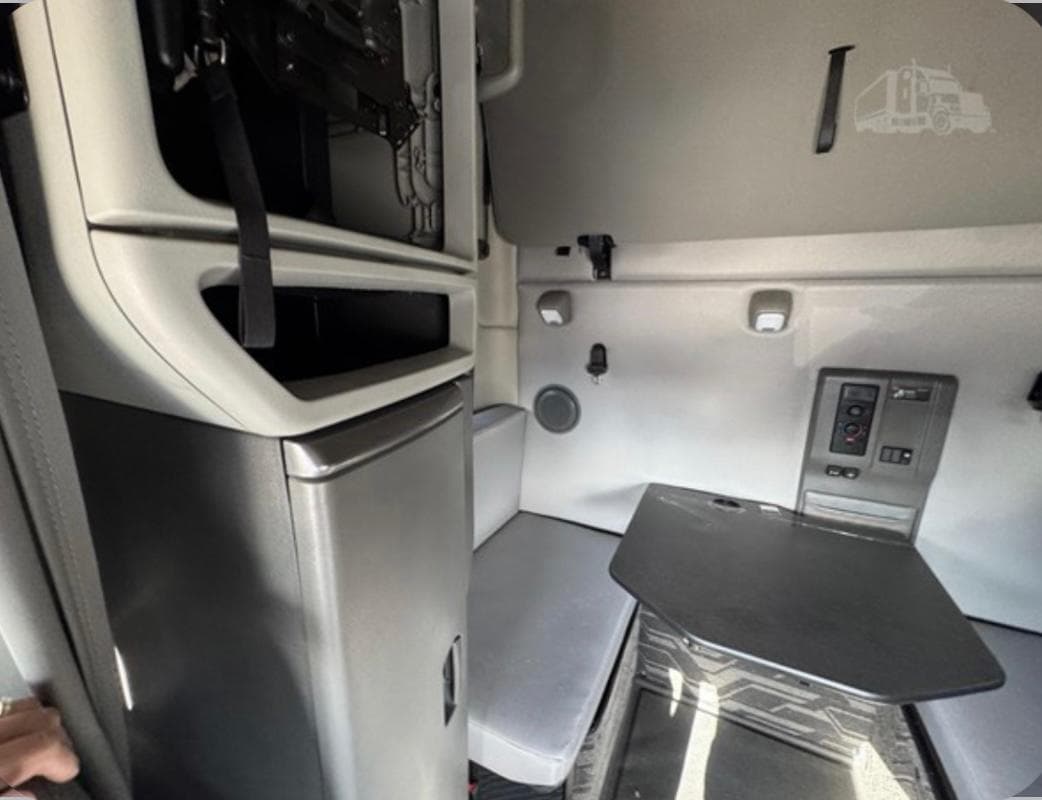 Volvo VNL64T760 thumbnail 24