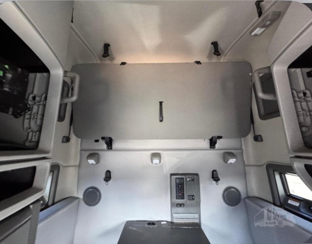 Volvo VNL64T760 thumbnail 4