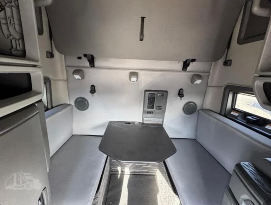 Volvo VNL64T760 thumbnail 5