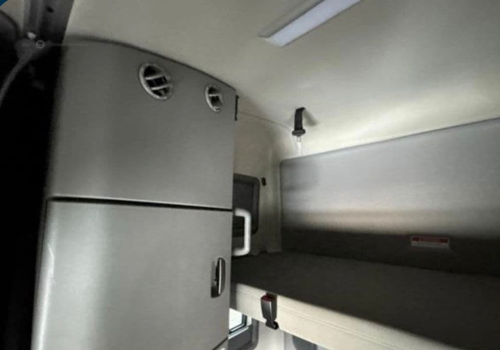 Volvo VNL64T760 thumbnail 3