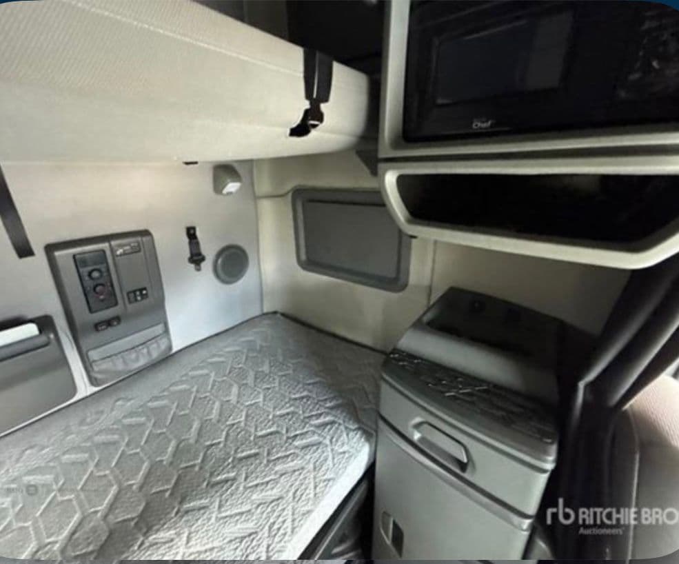 Volvo VNL64T760 thumbnail 4