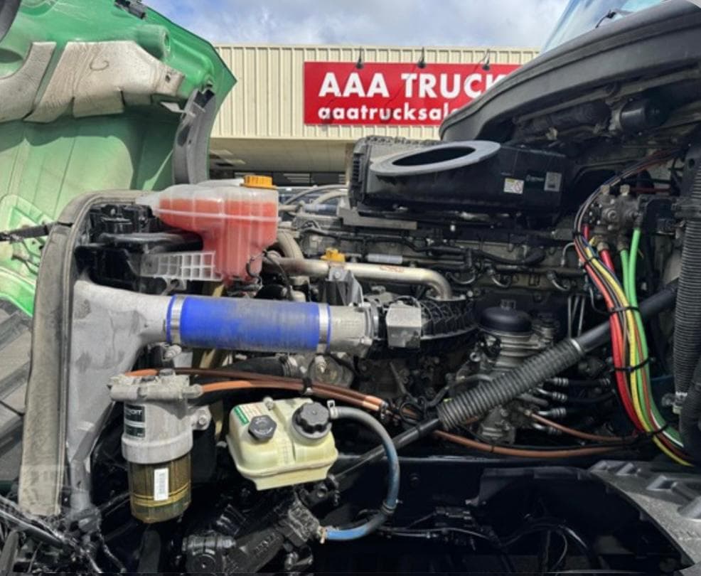 Freightliner Cascadia 126 thumbnail 20