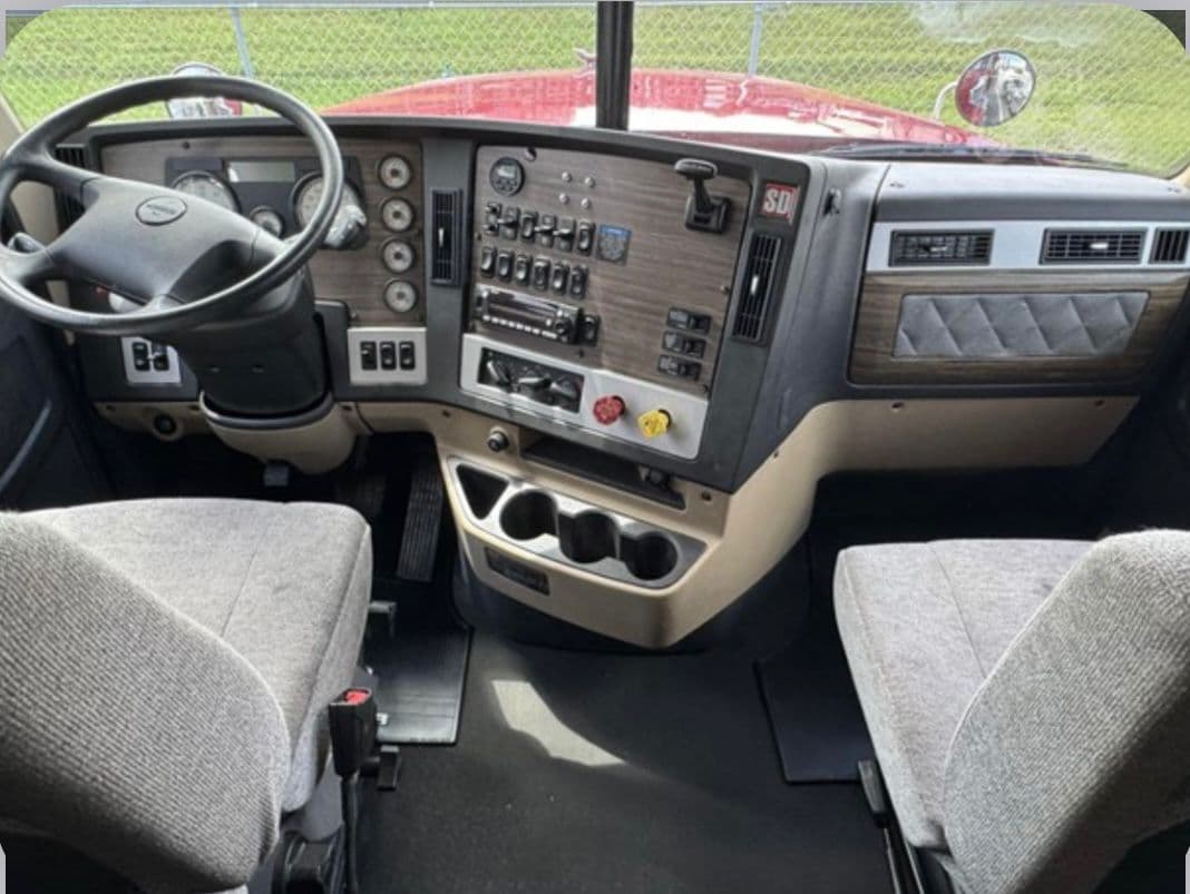 Freightliner 122SD thumbnail 13