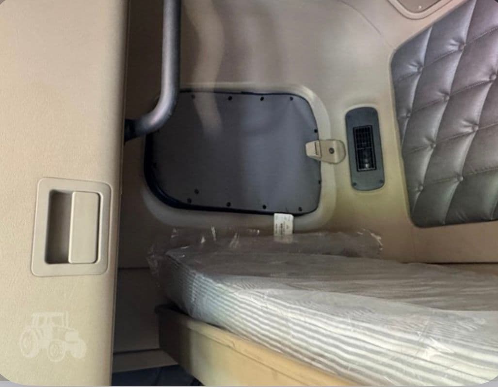 Freightliner 122SD thumbnail 9