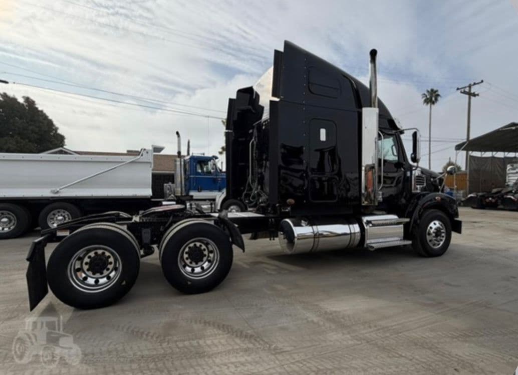 Freightliner 122SD thumbnail 6