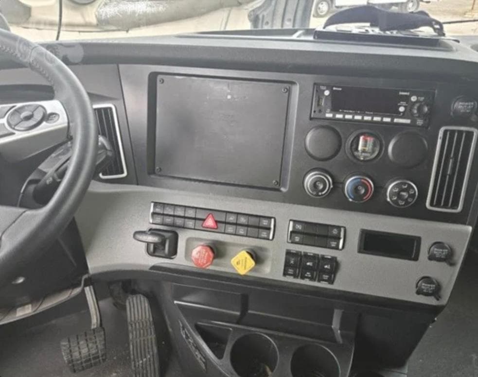 Freightliner Cascadia 126 thumbnail 12