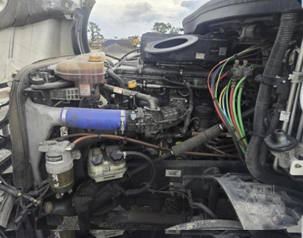 Freightliner Cascadia 126 thumbnail 23