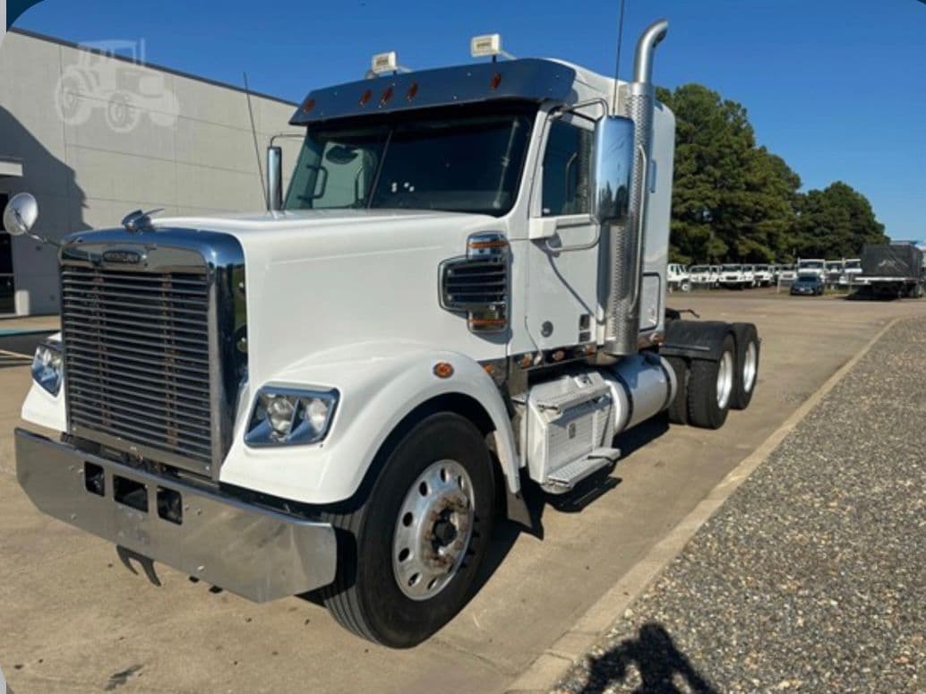 Freightliner 122SD