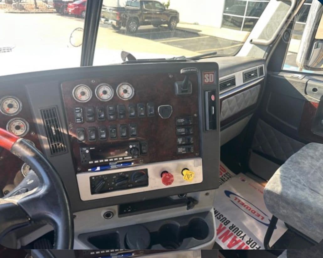 Freightliner 122SD thumbnail 7