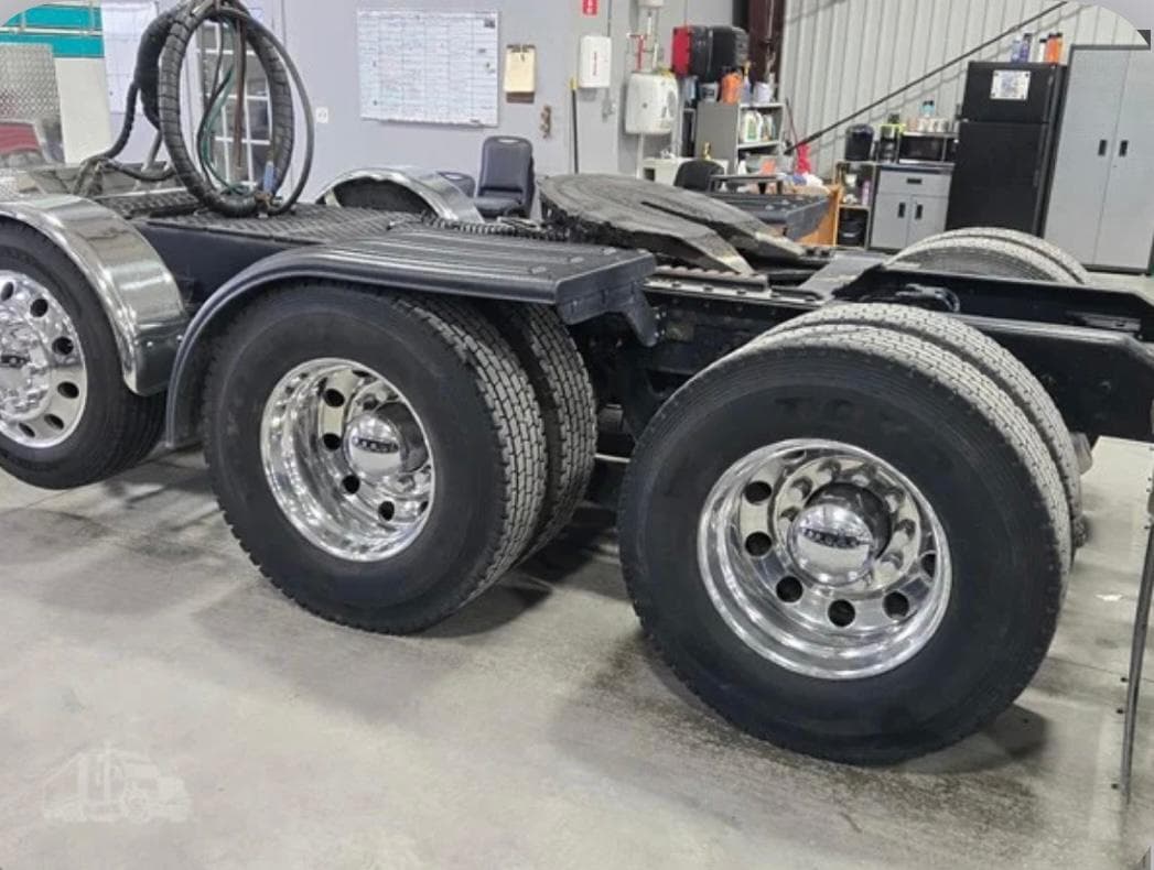 Kenworth W900L thumbnail 11