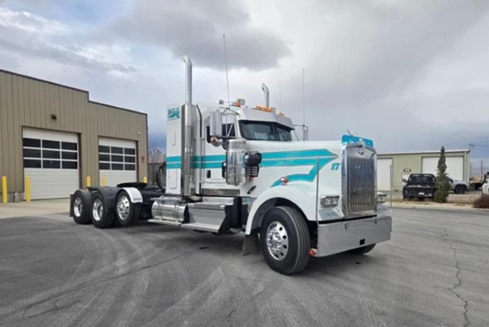 Kenworth W900L thumbnail 3