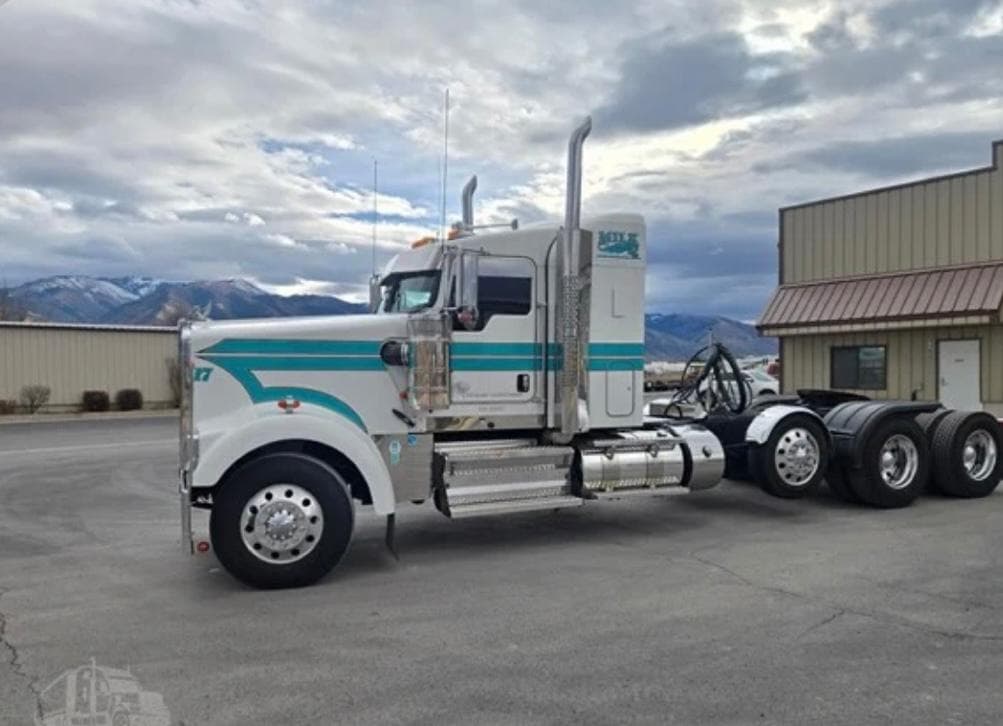 Kenworth W900L thumbnail 4