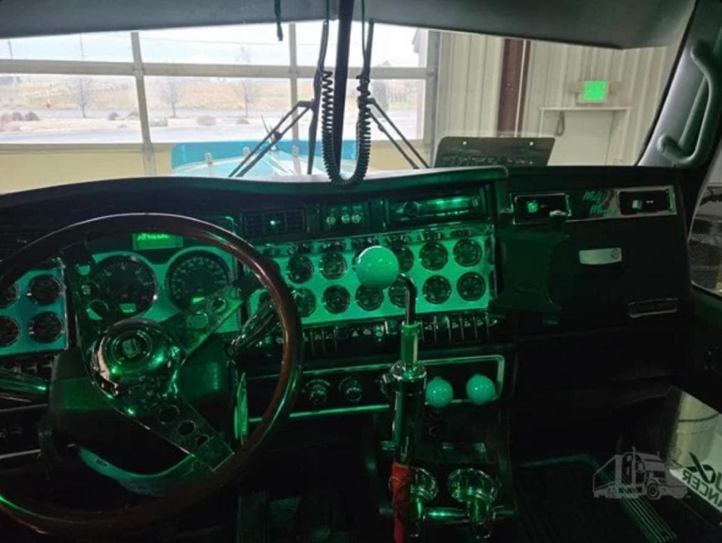 Kenworth W900L thumbnail 8