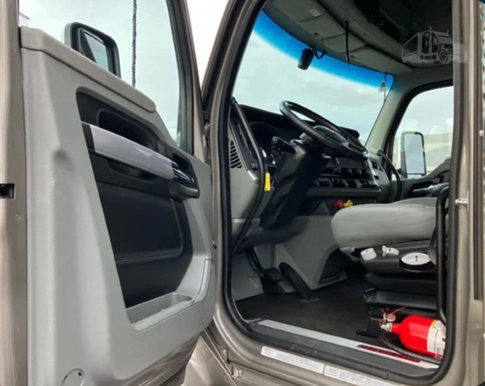 Kenworth T680 thumbnail 15