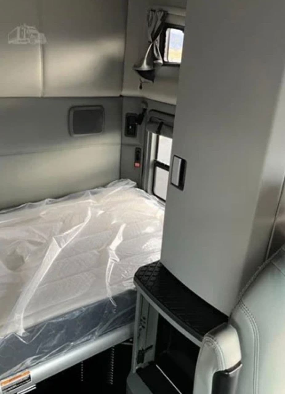 Kenworth T680 thumbnail 17