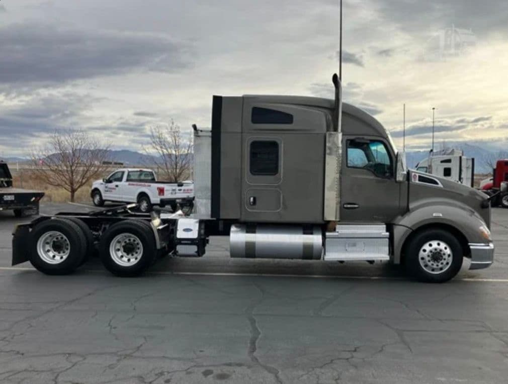 Kenworth T680 thumbnail 4