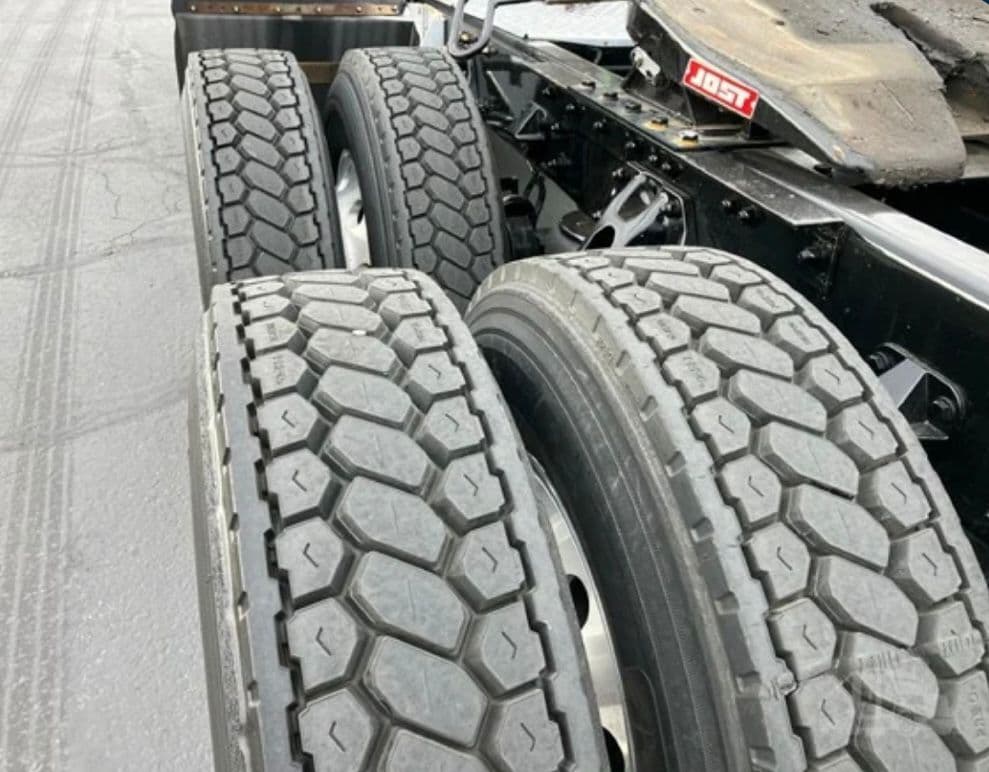 Kenworth T680 thumbnail 5