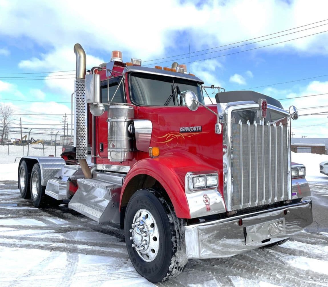 Kenworth W900 Extended Day Cab thumbnail 2