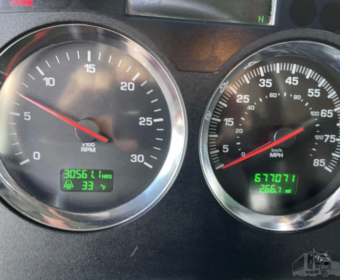 Kenworth W900 Extended Day Cab thumbnail 6