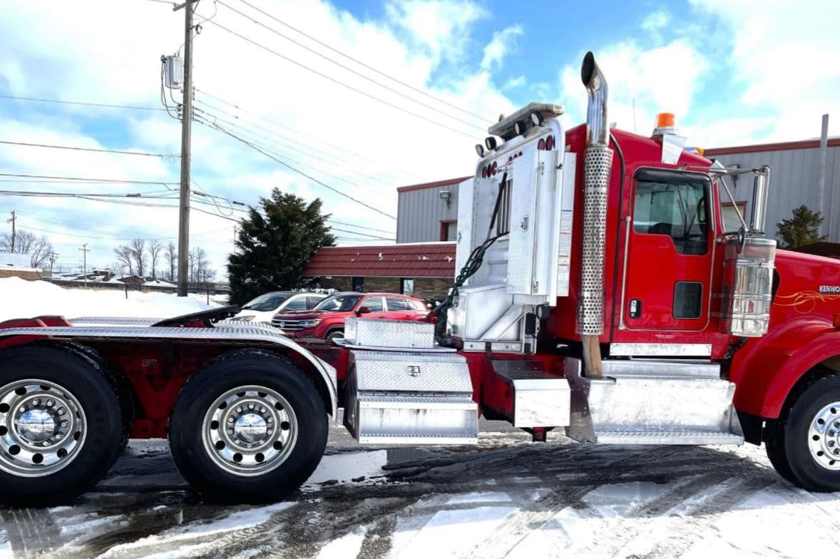 Kenworth W900 Extended Day Cab thumbnail 7