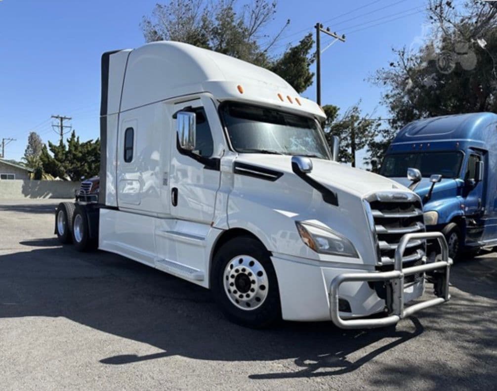 Freightliner Cascadia 126 thumbnail 8