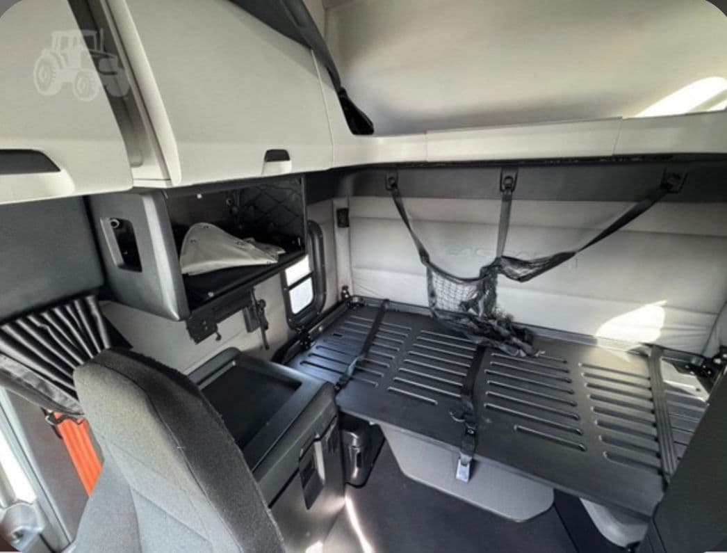 Freightliner Cascadia 126 thumbnail 7