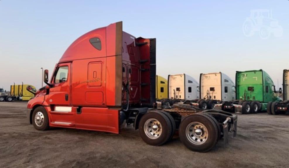 Freightliner Cascadia 126 thumbnail 16