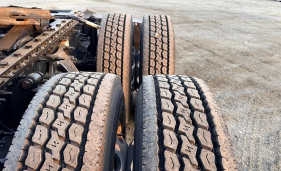 Freightliner Cascadia 126 thumbnail 7